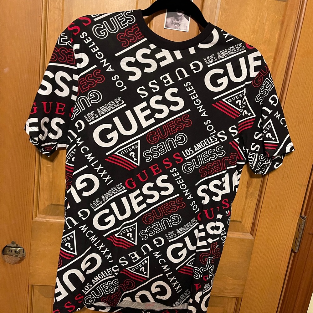 GUESS t shirt